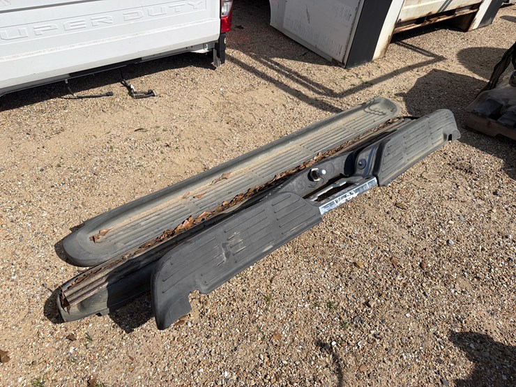 #1646-•-bumper-and-running-boards-image-2