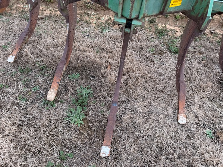 #38718-•-7-shank-chisel-plow-image-10