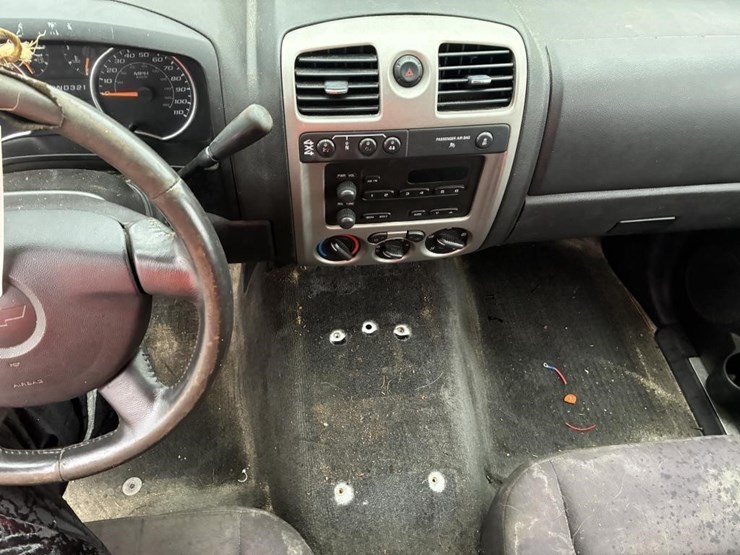 2012-chevrolet-colorado-image-15