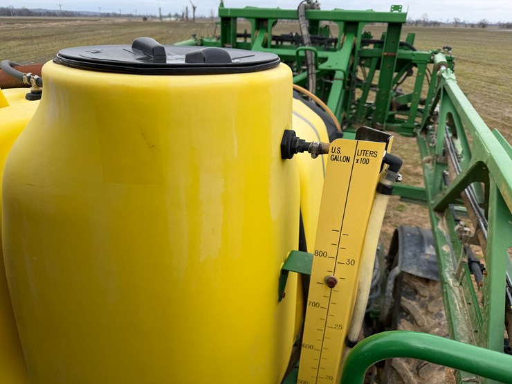 2015-john-deere-r4030-image-78