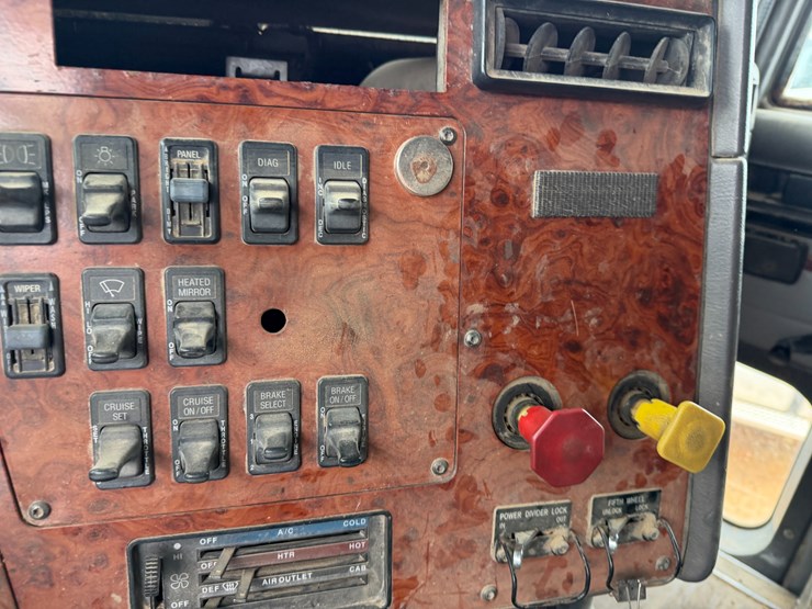 1996-international-9400-image-77