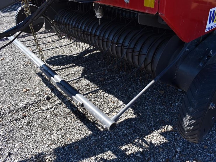 2022-mf-hesston-2946-round-baler-w/-monitor-(565-bales)-(monitor-in-the-off-image-11