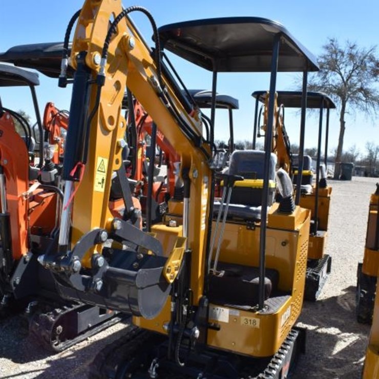 ATS-RT15R MINI EXCAVATOR (SERIAL # 25121619)