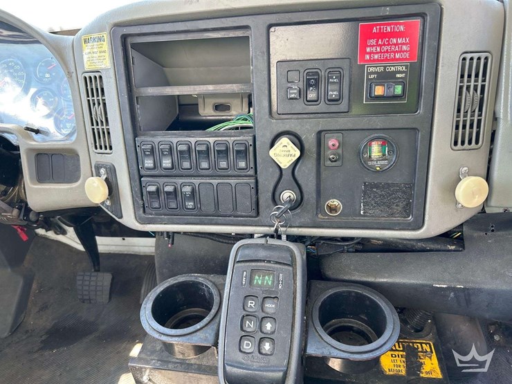 2010-international-durastar-4300-image-15