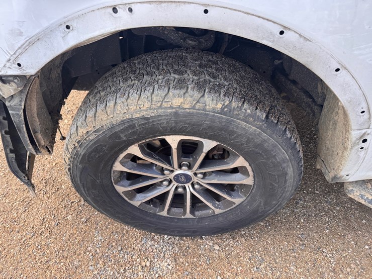 ford-f150-xlt-image-23