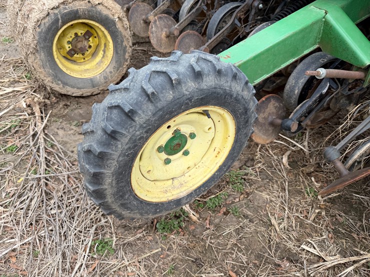 john-deere-1560-image-15