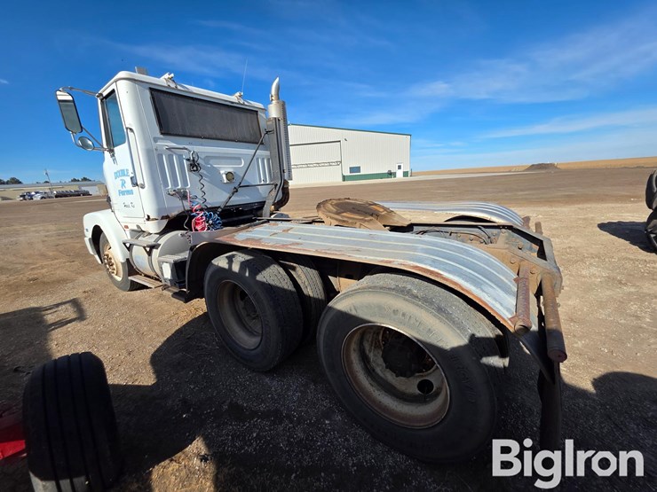 1990-white/gmc-wca64t-image-7