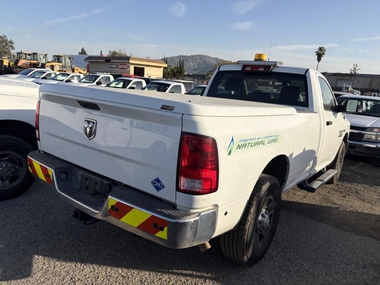 2016-dodge-2500-image-3