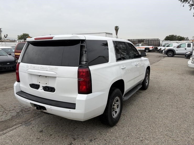 2015-chevrolet-tahoe-image-3