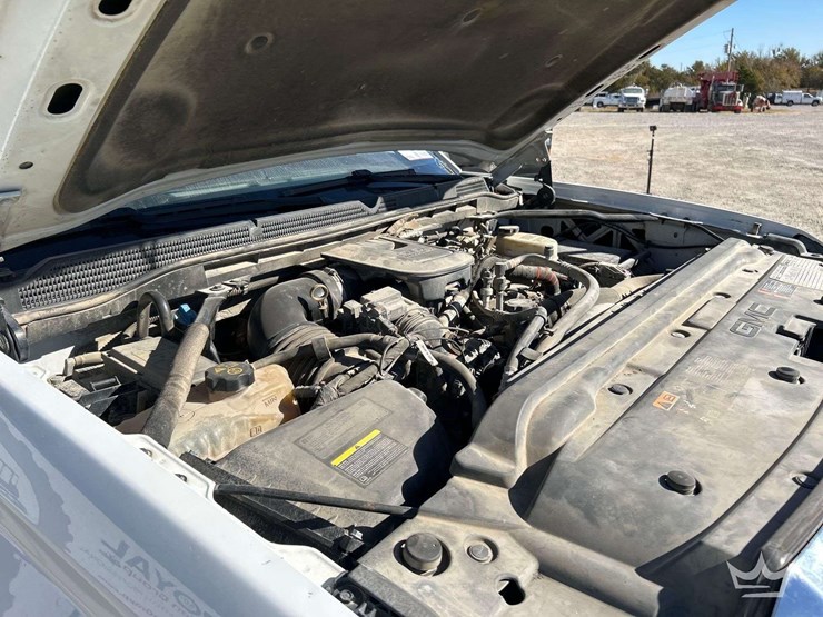 2015-gmc-3500-image-9