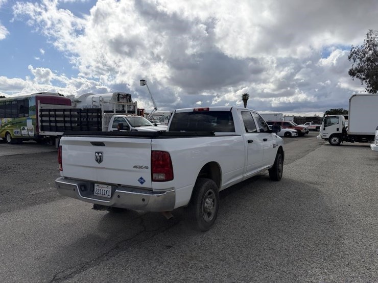 2012-dodge-2500-image-3