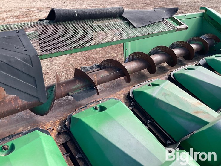 john-deere-8r30-corn-head-image-13