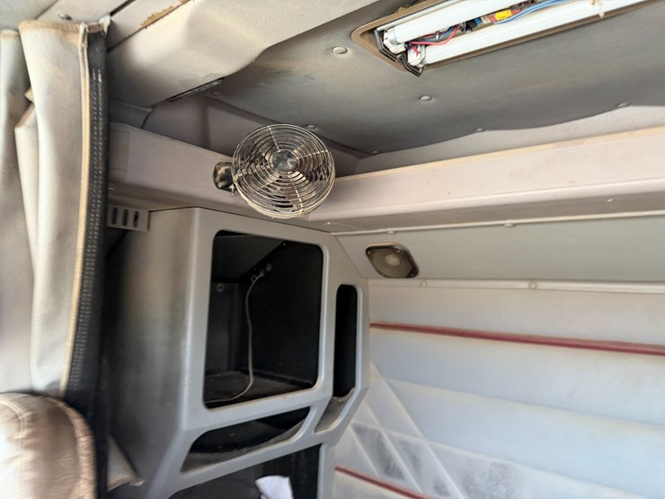 1996-international-9400-image-70