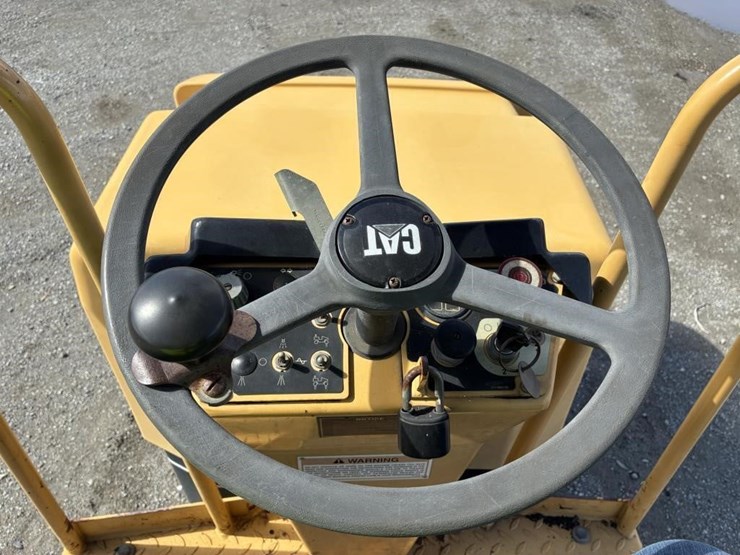 2016-caterpillar-cb-214d-image-15