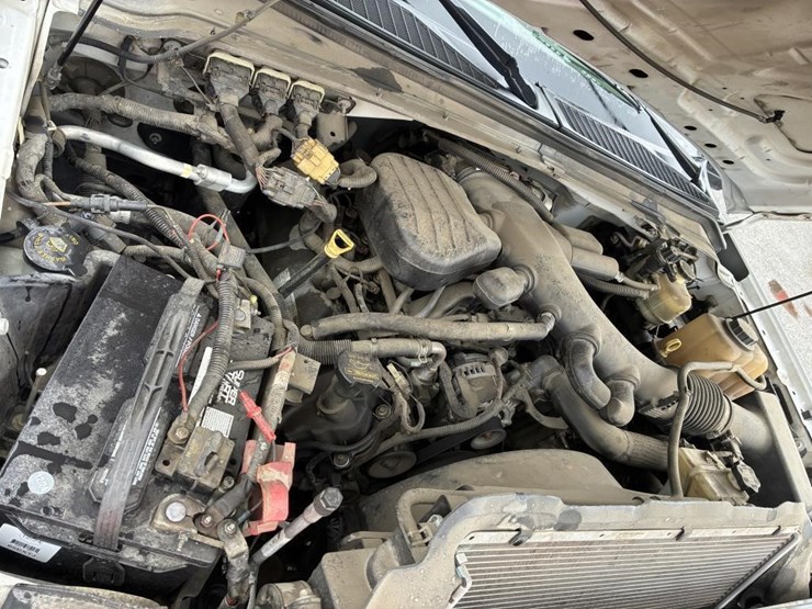 2010-ford-f550-image-7