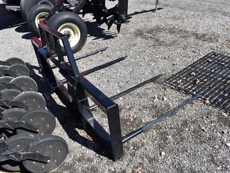 skid-steer-4-spear-hay-spear-image-2