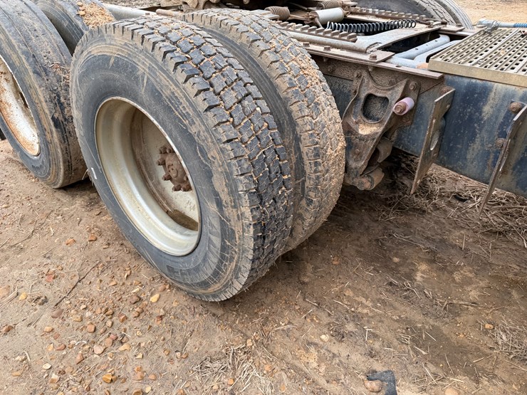 1990-international-9400-image-10