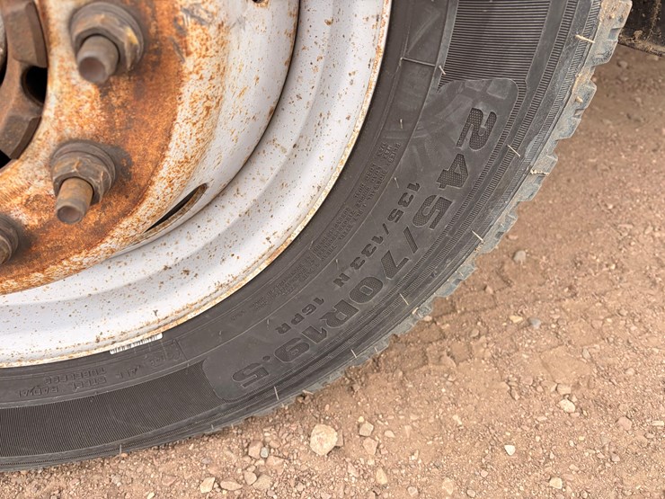 2015-ford-f550-image-8