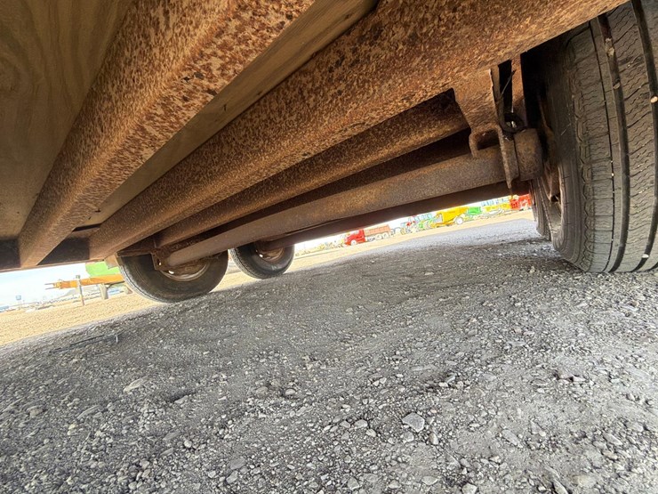 2001-featherlite-stl-image-10