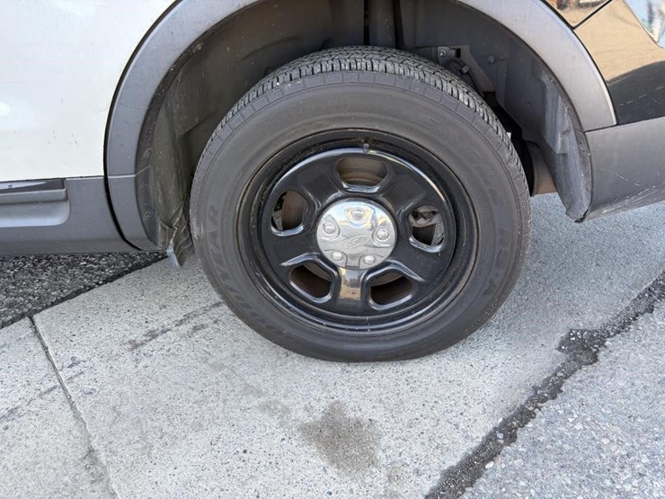 2015-ford-explorer-image-4