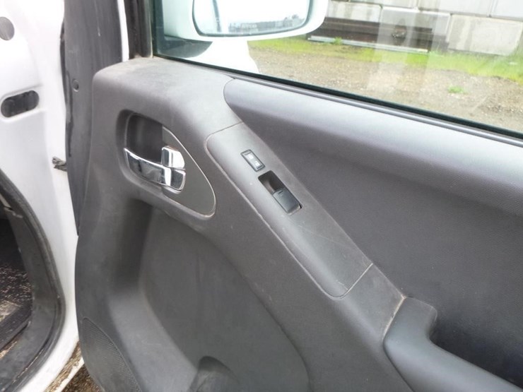 2016-nissan-frontier-image-18