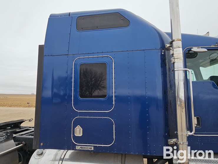 2005-kenworth-w900b-image-20