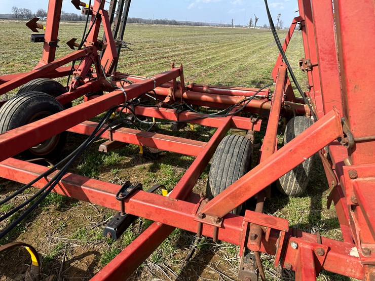 case-ih-4300-image-36