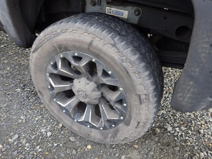 2011-chevrolet-2500-image-30