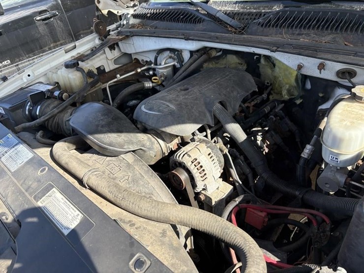 2004-chevrolet-silverado-truck-image-15