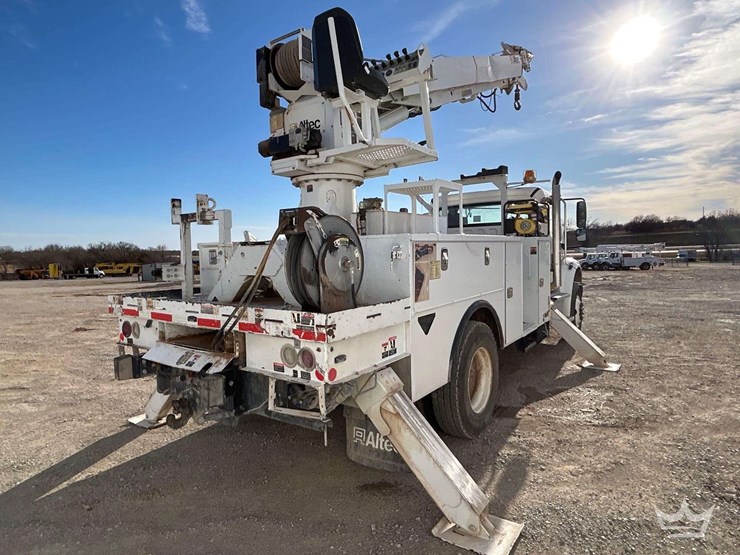 2019-freightliner-m2-106-image-3