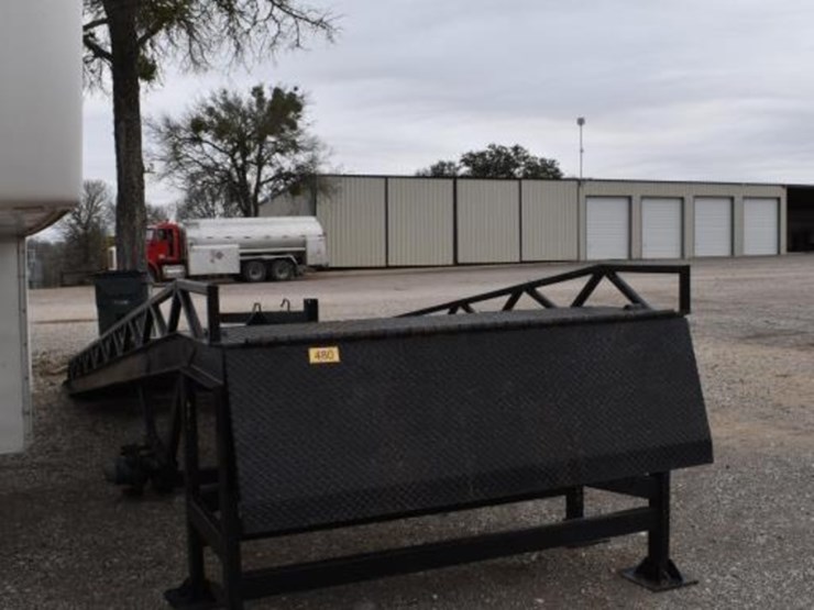 26'-portable-load-ramp-image-1