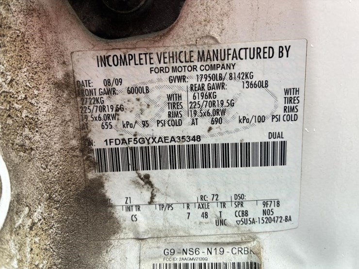 2010-ford-f550-image-16