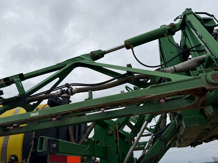 2015-john-deere-r4030-image-33