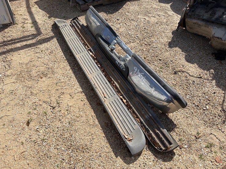 #1646-•-bumper-and-running-boards-image-1