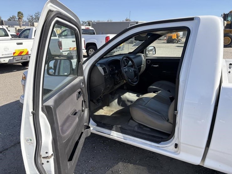 2011-chevrolet-colorado-image-15