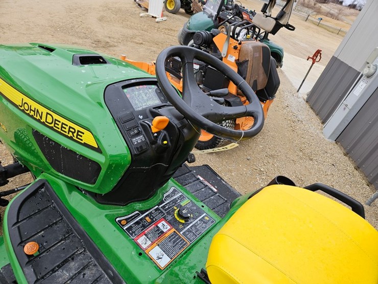 2023-john-deere-x758-image-14