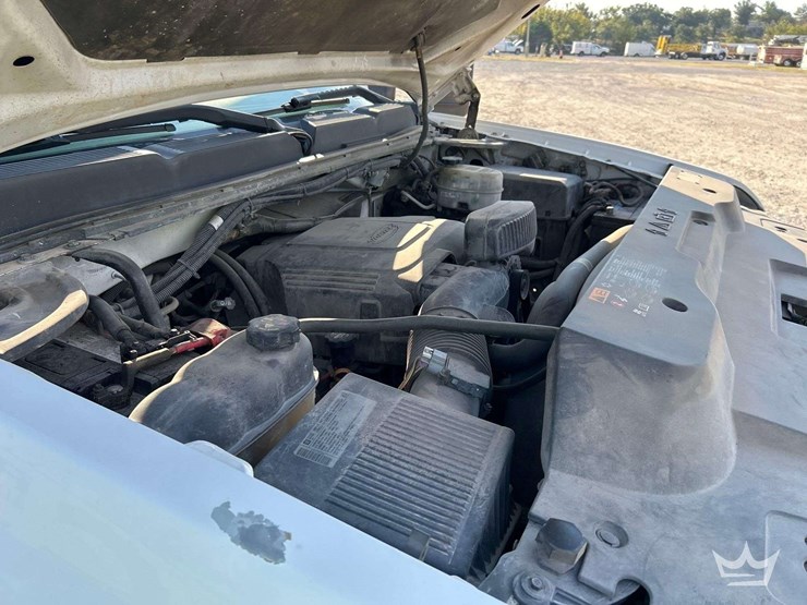 2013-chevrolet-silverado-3500hd-image-10