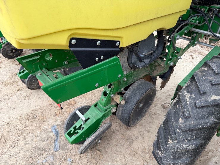 john-deere-1725-image-33
