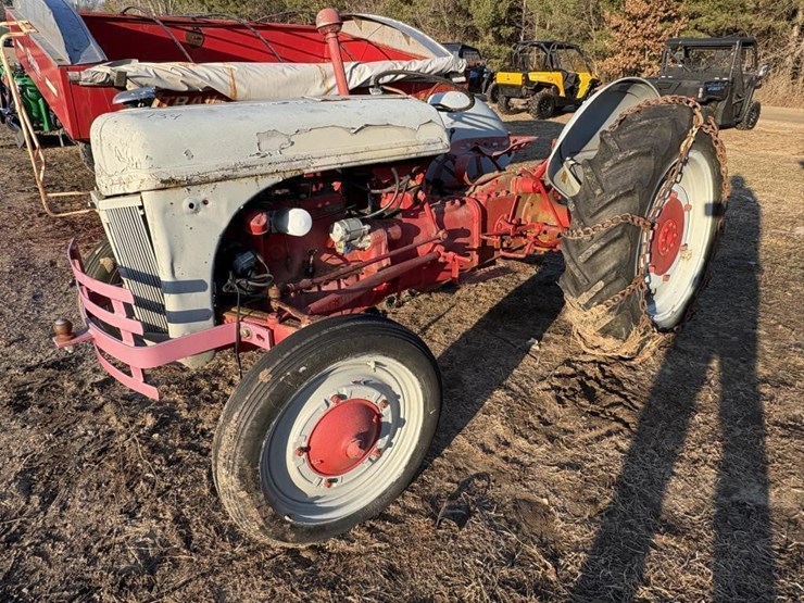 ford-tractor-image-1