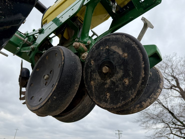 john-deere-1725-image-17