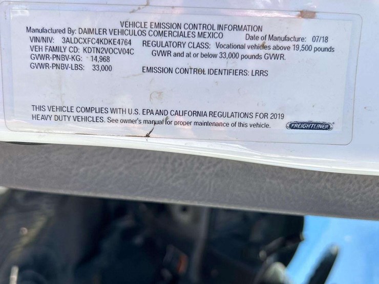 2019-freightliner-m2-106-image-5