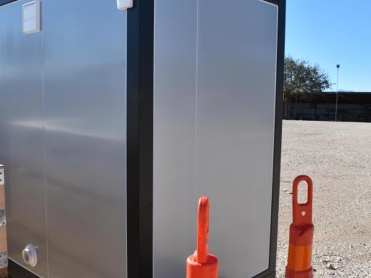 portable-toilet-and-shower-image-2