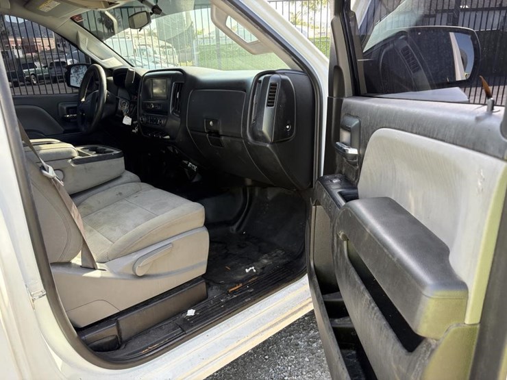 2017-chevrolet-silverado-2500-image-9