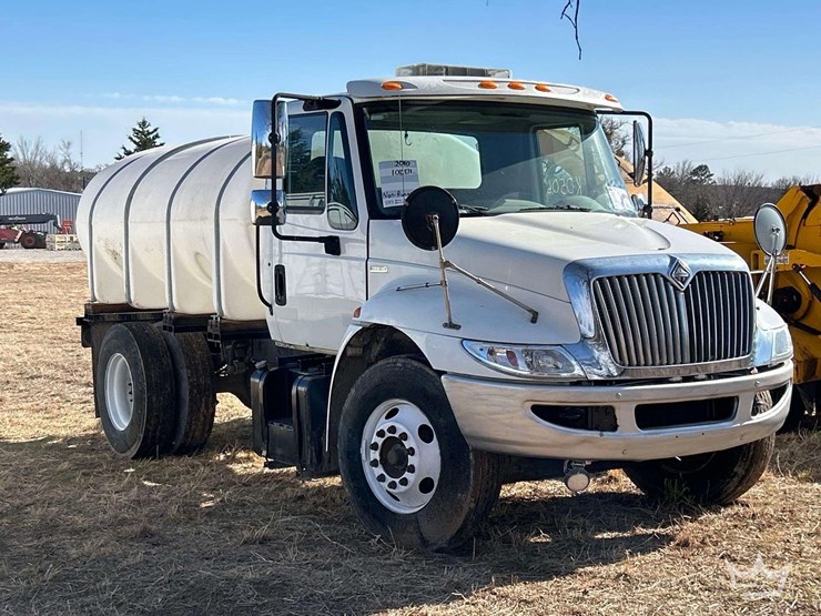 2010-international-durastar-4300-image-2