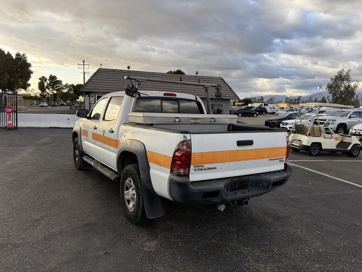 2013-toyota-tacoma-image-4