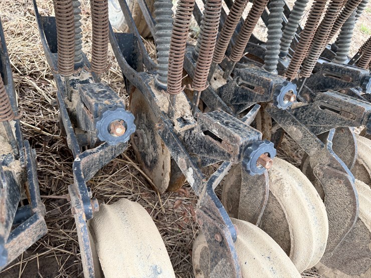#38669-•-great-plains-spd20-20'-grain-drill-image-15