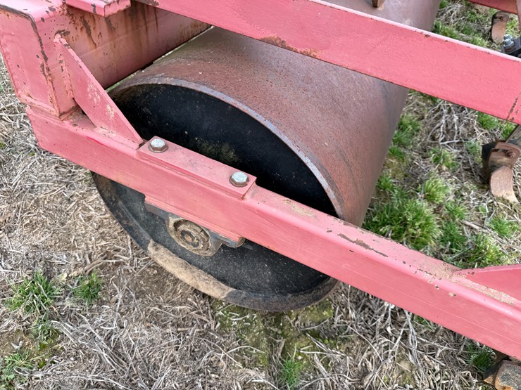 #38713-•-w&a-1726-8-row-38"-bedder-roller-image-10