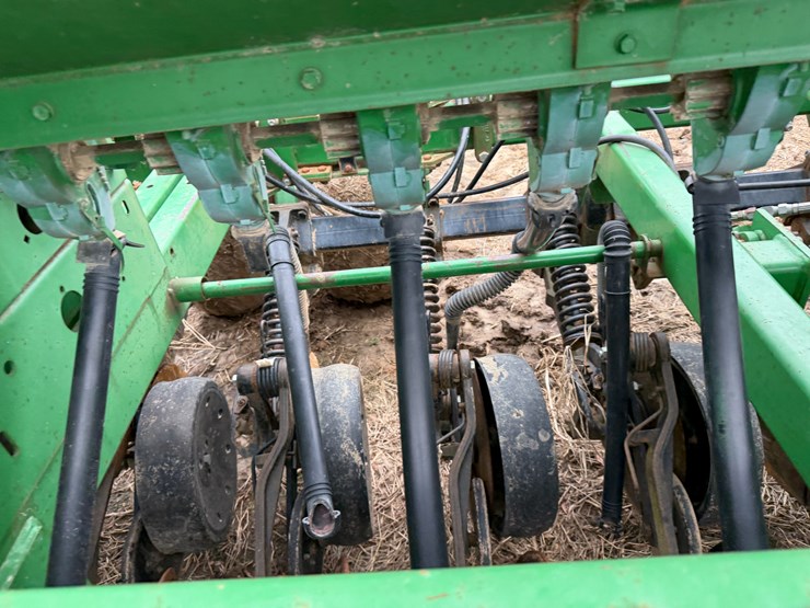 john-deere-1560-image-56