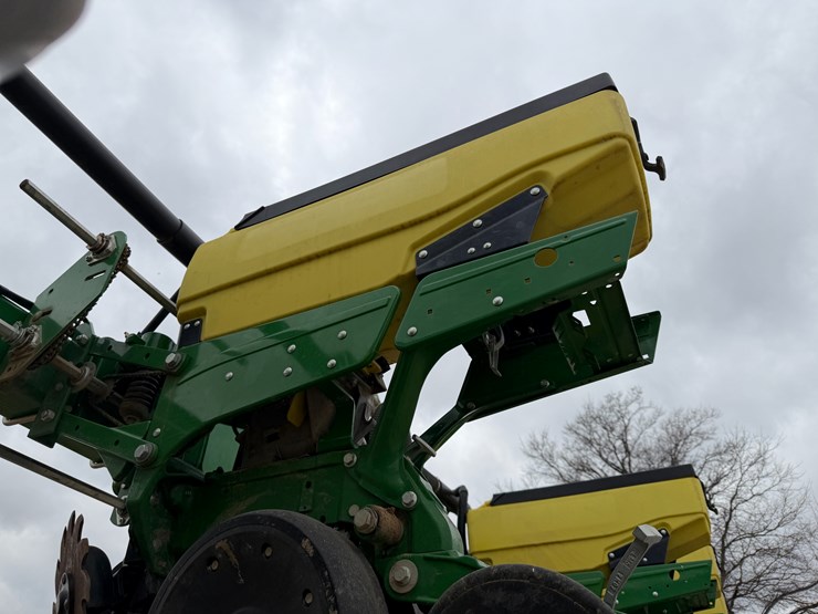 john-deere-1725-image-49