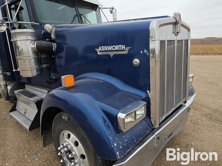 2005-kenworth-w900b-image-13